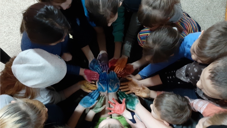 В Вурманкасинском Доме культуры провели час доброты и дружбы «Мы едины, значит непобедимы».
