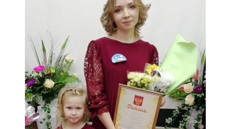 На районном конкурсе «Я и моя мама" Ярабайкасинское сельское поселение представили Олеся и Карина Федоровы.