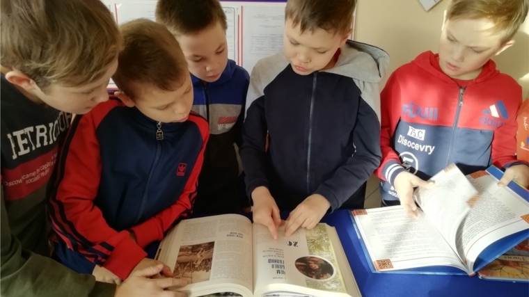 Акрамовская сельская библиотека провела воспитательно-информационный час «Мы за ЗОЖ»