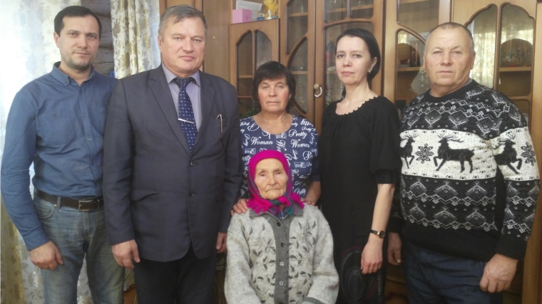 90-летний юбилей отметила жительница деревни Таутово Карпова Зоя Михайловна