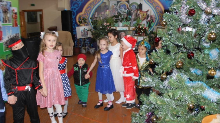 Новый Год - самый любимый долгожданный праздник. В Урмаевском СДК начались новогодние мероприятия для детей взрослых