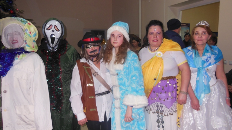 В Чутеевском Доме культуры прошёл праздничный бал – маскарад «Новогоднее чудо!»