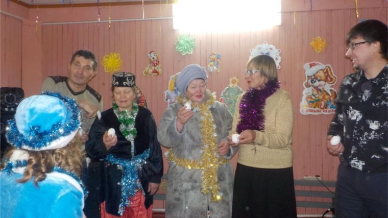 Новогодний бал-маскарад в Тойсипаразусинском СДК