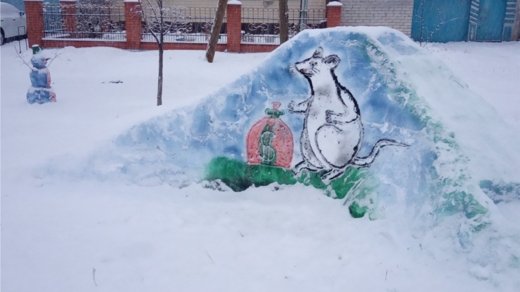 Первые снежные фигуры украсили территорию Полевосундырского сельского поселения