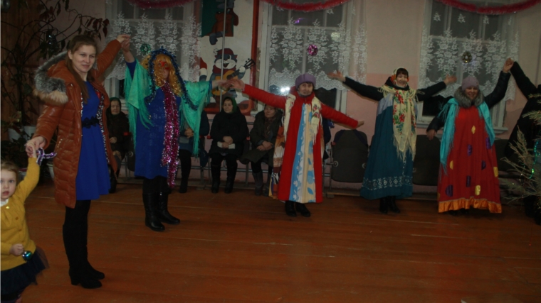 Новогодний бал-маскарад «Голубой огонёк» в Вурманкасинском СК
