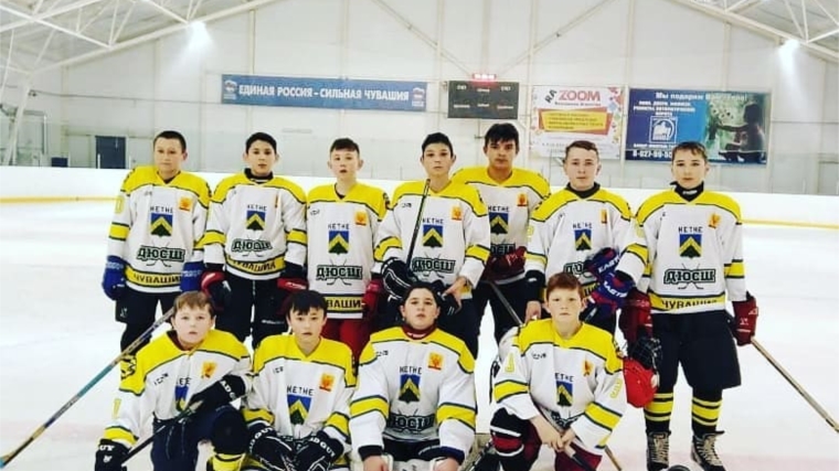 Юные хоккеисты Комсомольского района начали свой путь на республиканских соревнованиях юных хоккеистов клуба «Золотая шайба»