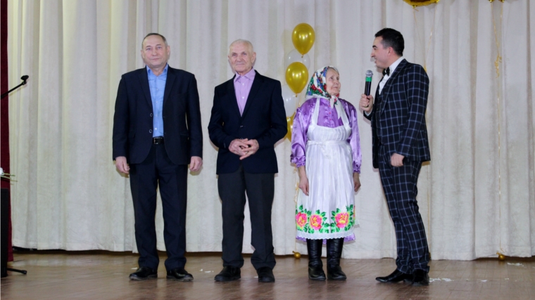 Праздничный концерт, посвященный 80-летнему юбилею жителя с. Малые Кармалы, ветерана труда Веры Авдеевой