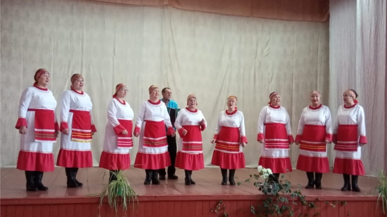 Фольклорный коллектив «Кипек ен» на сцене Досаевского СДК Красноармейского района