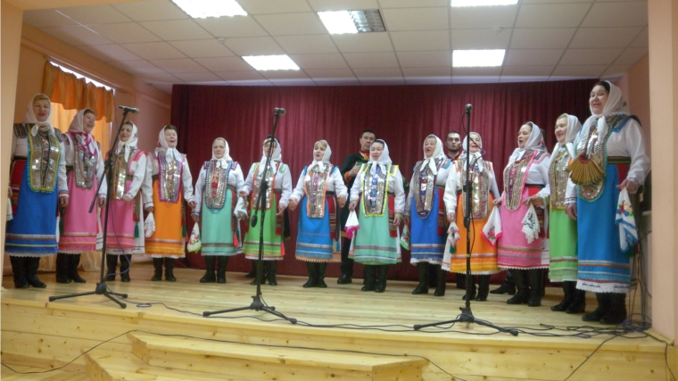 В Большекарачкинском СК состоялся концерт народного фольклорного ансамбля «Муркаш»