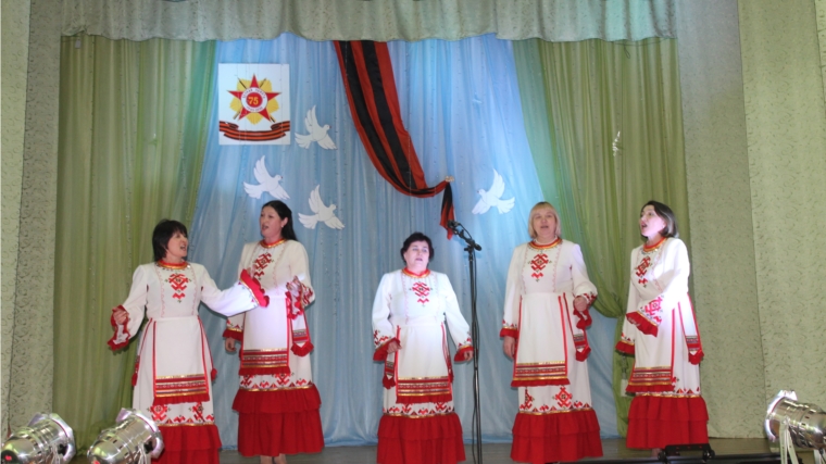Участники клубных формирований Яльчикского сельского поселения выступили перед тружениками ЗАО «Прогресс».