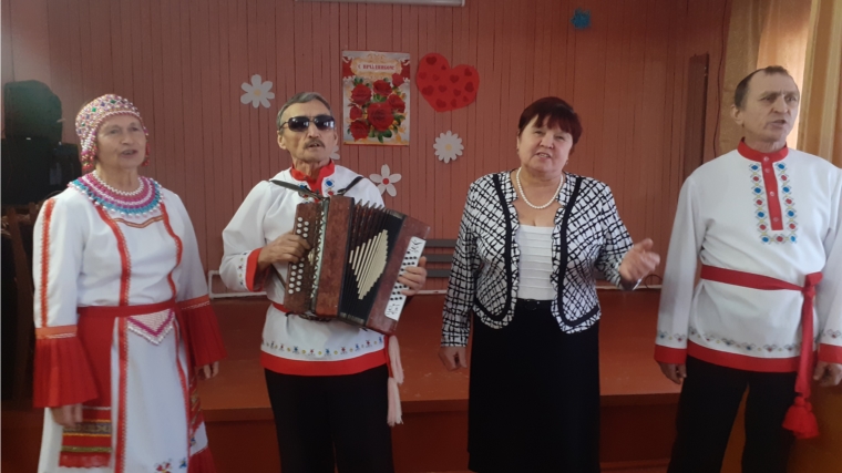 В Тойсипаразусинском сельском доме культуры прошло праздничное мероприятие «Любви все возрасты покорны»