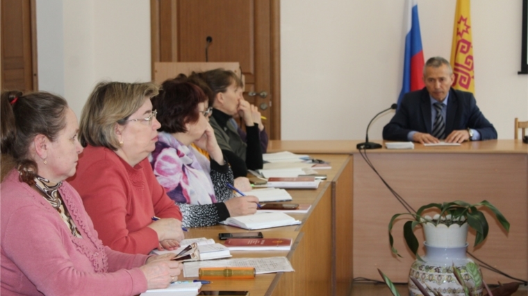 Состоялся очередной семинар-совещание со специалистами городского и сельских поселений Урмарского района