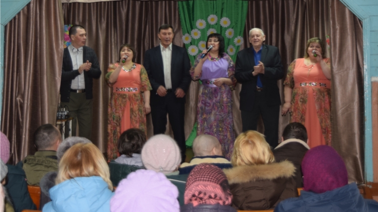 Творческие коллективы Кшаушского ЦСДК с праздничной концертной программой в Малокарачуринском сельском клубе Творческие коллективы Кшаушского ЦСДК с праздничной концертной программой в Малокарачуринском сельском клубе