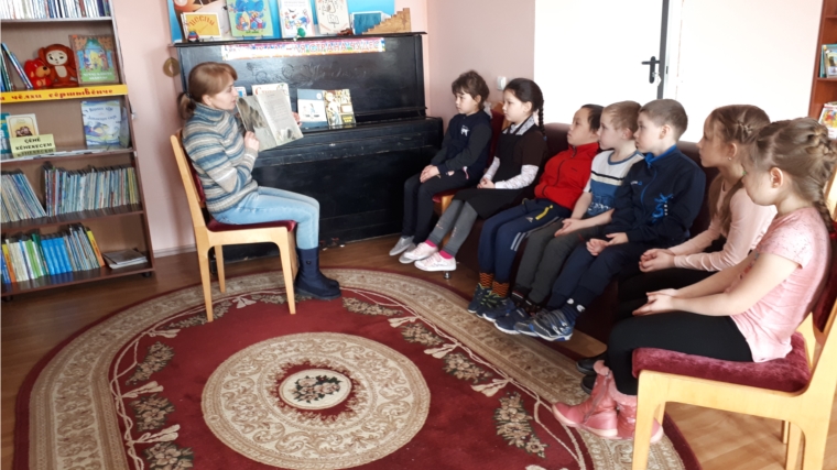 "Доброе слово о маме": в библиотеке прошел познавательно-литературный час в Торханской сельской библиотеке