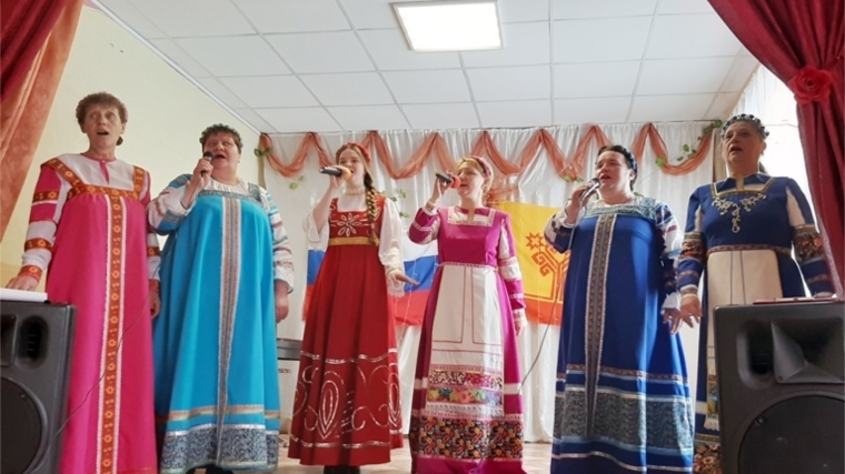Праздничный концерт «Поздравление для милых дам» в Большеалгашинской сельской библиотеке
