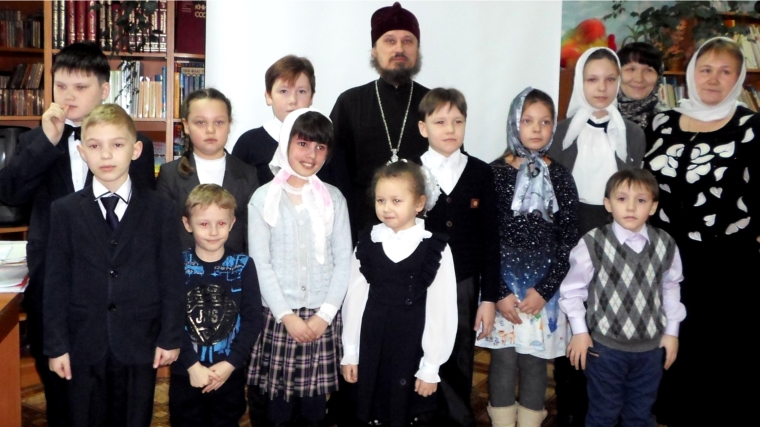 «В сердце твое тихо стучусь»: истории православных праздников в детском библиотечном театре «Улыбка веры»