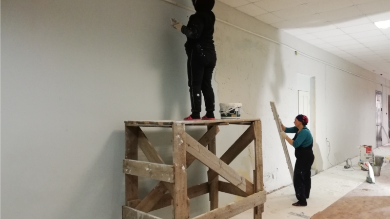 В библиотеке села Большой Сундырь Моргаушского района полным ходом идут ремонтные работы.