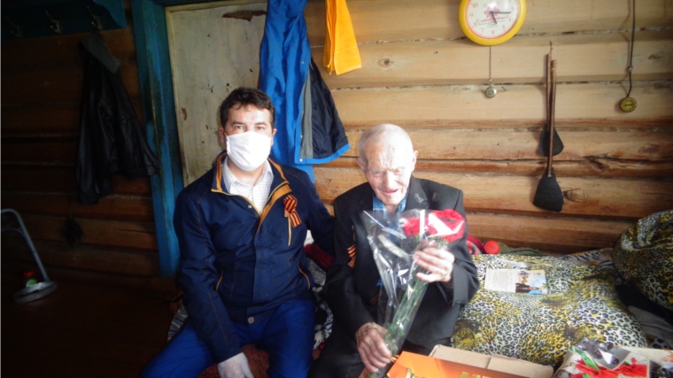 Глава Шинерского сельского поселения принял участие во Всероссийском проекте «Вам, родные», поздравив ветерана с Днем Победы