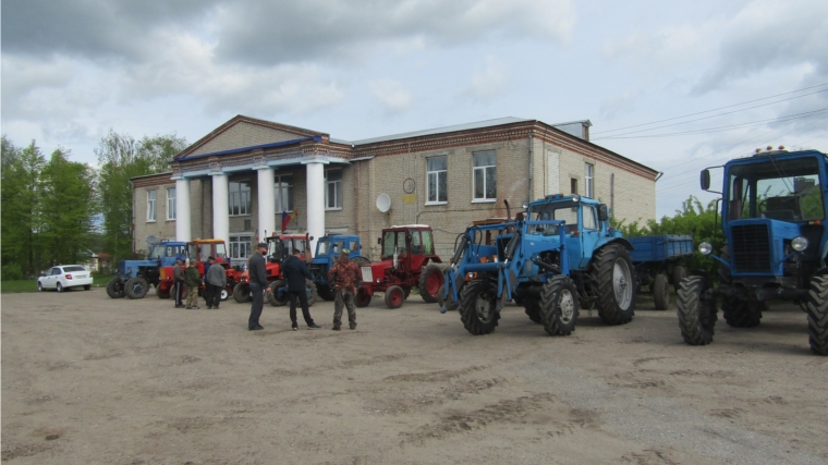 Технический осмотр тракторов и сельскохозяйственной техники в Вурманкасинском сельском поселении