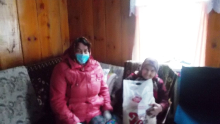 Волонтеры Хормалинского сельского поселения организовали доставку продуктов пожилым.