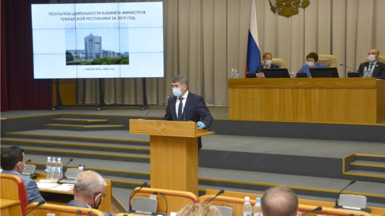 Олег Николаев выступил с отчетом в Госсовете Чувашии