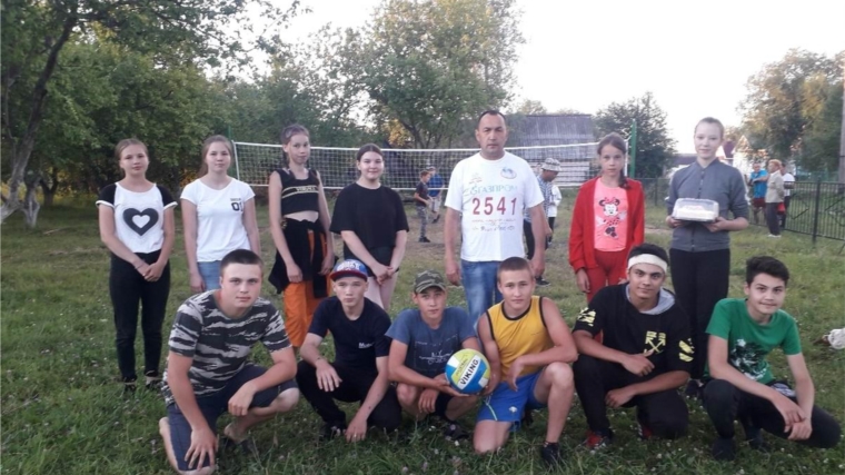 В деревне Кивсерт- Янишево прошло соревнование по волейболу среди школьников