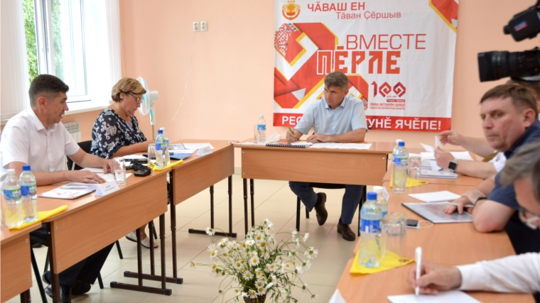 Олег Николаев в Цивильском районе открыл «День поля-2020» и обсудил планы развития муниципалитета