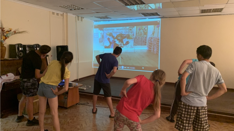Воспитанники нашего центра продолжают заниматься фитнес-аэробикой в режиме онлайн