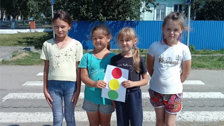 Информационно – развлекательная игра «У светофора каникул нет!» в Большетаябинском СДК