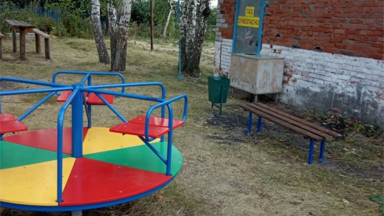 В Полевосундырском сельском поселении обустраивают игровые площадки