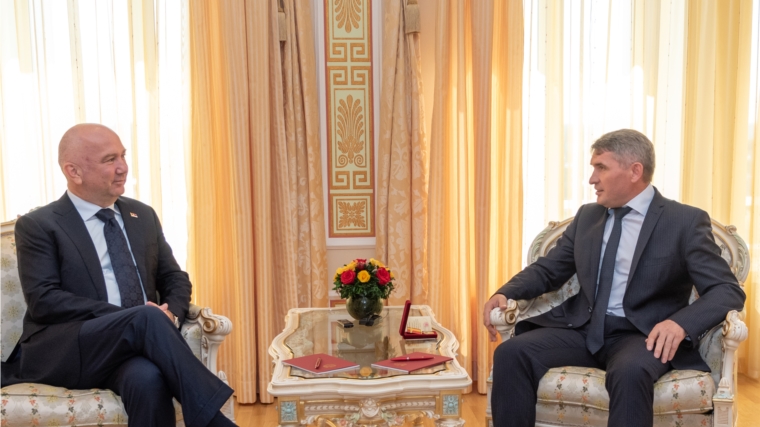 Олег Николаев встретился с министром инноваций и технологического развития Сербии Ненадом Поповичем