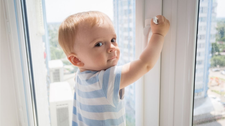 Рекомендации по защите детей от падения из окна