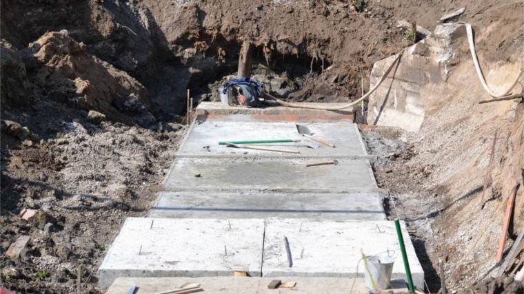 В деревне Ширтаны продолжается строительство моста