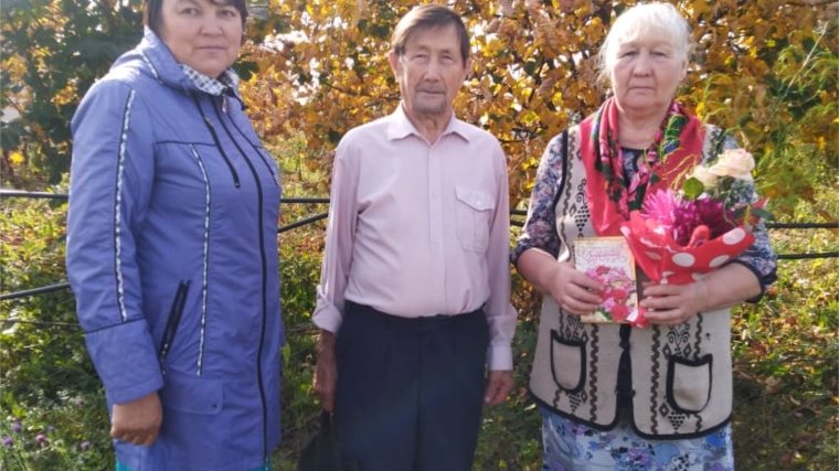 Теплые поздравления получили жители Верхнедевлизеровского СДК в день пожилых людей