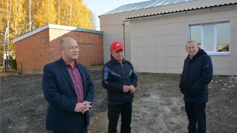 И.о. главы администрации района Андрей Тихонов посетил Янгорчинское сельское поселение и ознакомился ходом ремонтных работ в учреждениях культуры