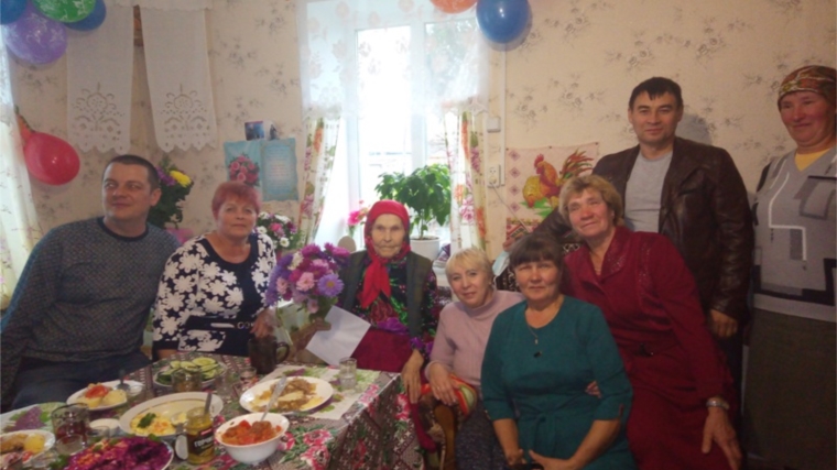 90-летний юбилей отметила жительница деревни Нижние Абакасы Васильева Евдокия Александровна