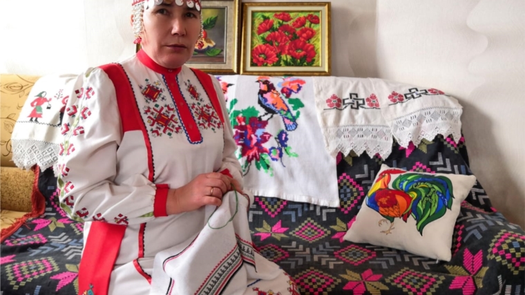 К республиканской акции "Сурпан "ПЕРЛЕ" присоединились любители чувашской вышивки Яльчикского района