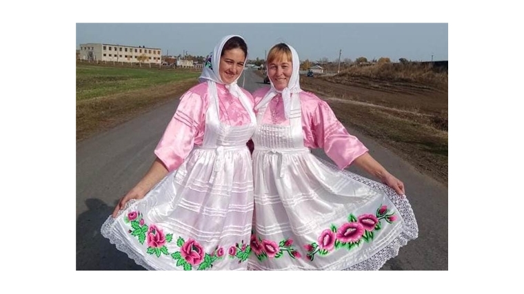 Большетаябинский сельский Дом культуры присоединился к онлайн акции «Фото в чувашской национальной одежде»
