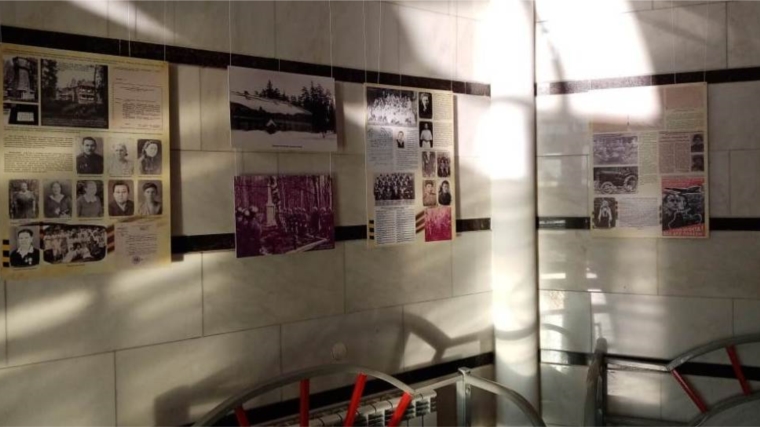 На железнодорожном вокзале станции Вурнары открылась выставка Вурнарского историко-краеведческого народного музея «Все для фронта, все для Победы»