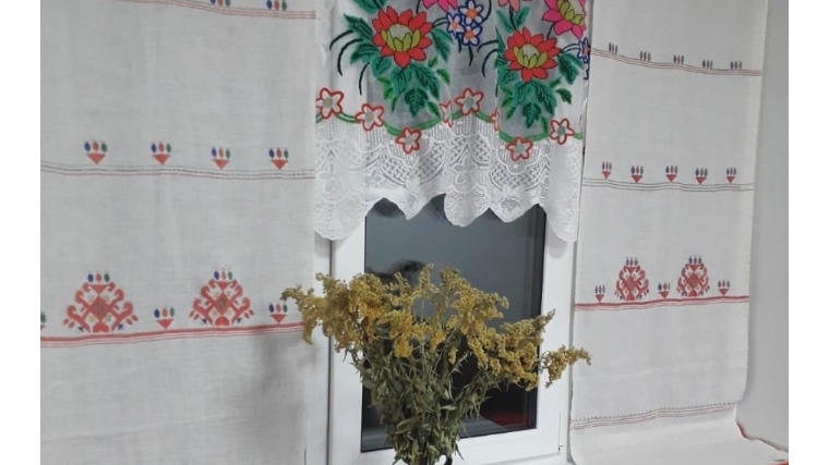 Один из привлекательных акций «Укрась окно традиционным чувашским орнаментом»