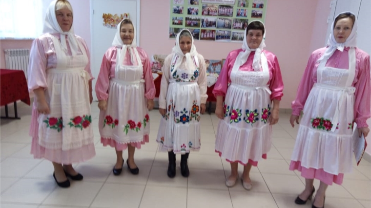 В Новоизамбаевском СДК прошел вечер отдыха «Никого на свете лучше мамы нет».