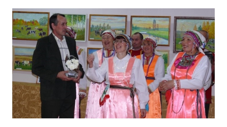 Участие библиотеки в онлайн-акции ко Дню чувашской вышивки «Фото в чувашской национальной одежде»
