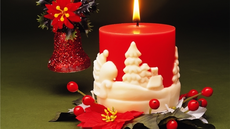 Безопасность в Новогодние праздники: внимательно используйте свечи