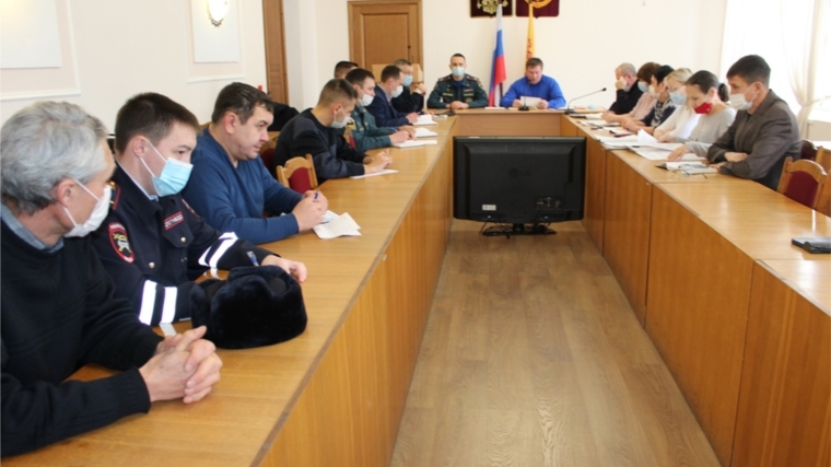Состоялось внеочередное заседание Комиссии по чрезвычайным ситуациям и обеспечению пожарной безопасности Урмарского района