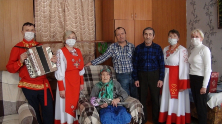 Жительнице деревни Новые Шальтямы, Петровой Клавдии Сергеевне, исполнилось 95 лет