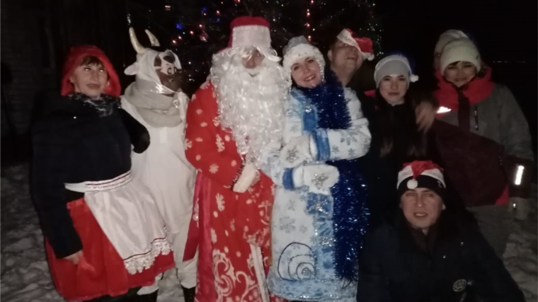На территории Б.Карачкинского СК состоялся новогодний бал-маскарад «В снежном царстве, морозном государстве»
