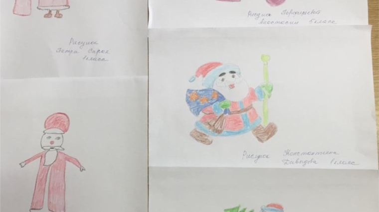 В рамках Новогодних праздников в Крымзарайкинском СДК организована выставка «Вот какой он – Дедушка Мороз»