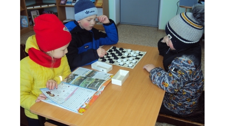 Увлекательный мир шашек в Ярославской библиотеке