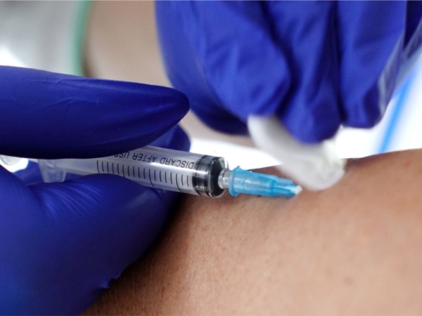 Жители Чувашии теперь могут записаться на вакцинацию от COVID-19 на портале госуслуг