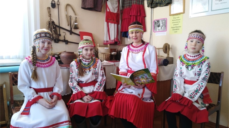 Тойси-Паразусинская сельская библиотека ЦБС Ибресинского района приняла участие в открытой онлайн-акции «Я читаю на…»